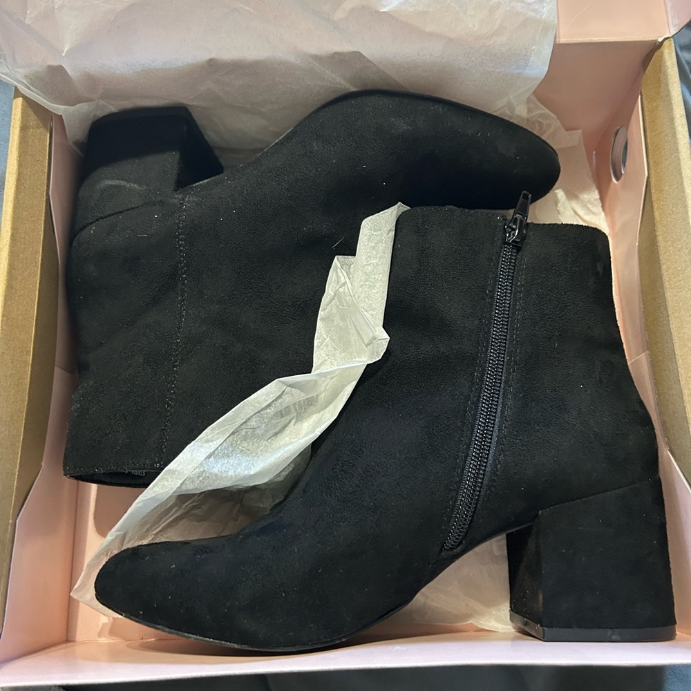 Black Suede Ankle Boots Charlotte Russeโ